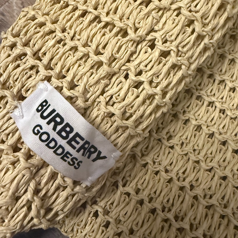 👜 BURBERRY GODDESS Raffia-Style Woven Tote – Natural Beige ✨🌾 - Picture 3 of 5